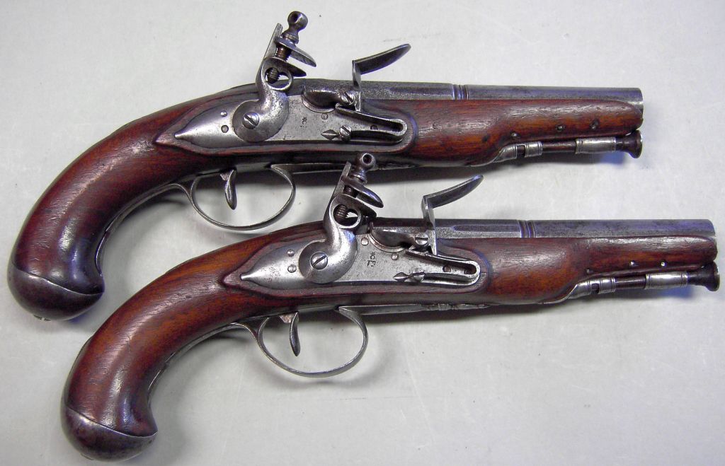Frankreich, Paar Infanterie-Offizierpistolen vermutlich von Büchsenmacher Jean Flachat in St. Etienne um 1800